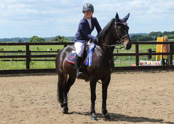 Courtney Young claims Blue Chip Pony Newcomers Second Round win at Sparsholt College
